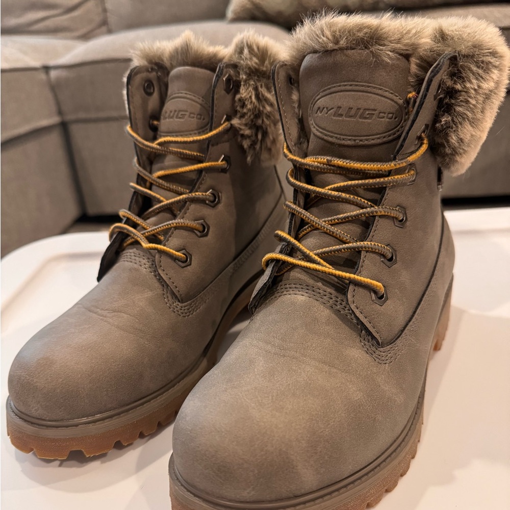 Lugz fur lined boot size 7.5 womens